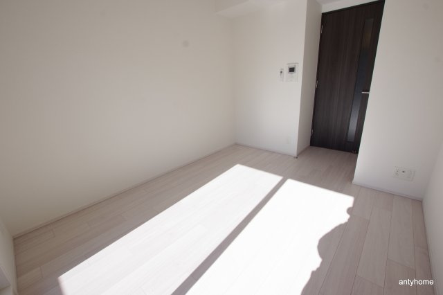 レオンコンフォート阿波座西　仲介手数料無料の居間・リビング