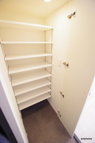 レオンコンフォート阿波座西　仲介手数料無料の収納