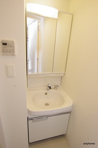 レオンコンフォート阿波座西　仲介手数料無料の洗面所