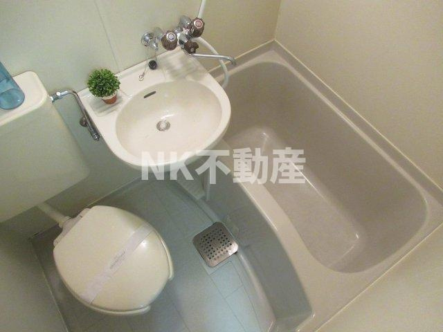 【浴室】 | A-フラット（若江岩田賃貸） | コンパクトで使いやすいお風呂です