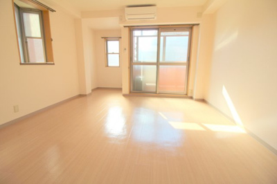 【居間・リビング】 | ボン・エクレール | 別室の写真使用