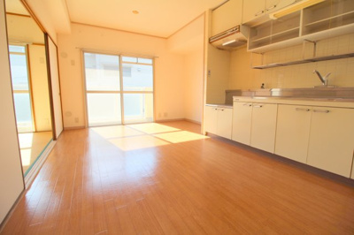 【居間・リビング】 | 宏栄ハイツ | 別室の写真使用