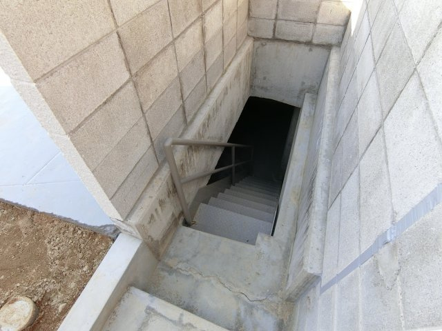 垂水区多聞台2丁目 　新築戸建の駐車場|ガレージ部人用入り口