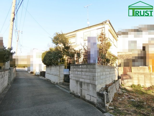 神戸市西区玉津町新方中古戸建の前面道路含む現地写真