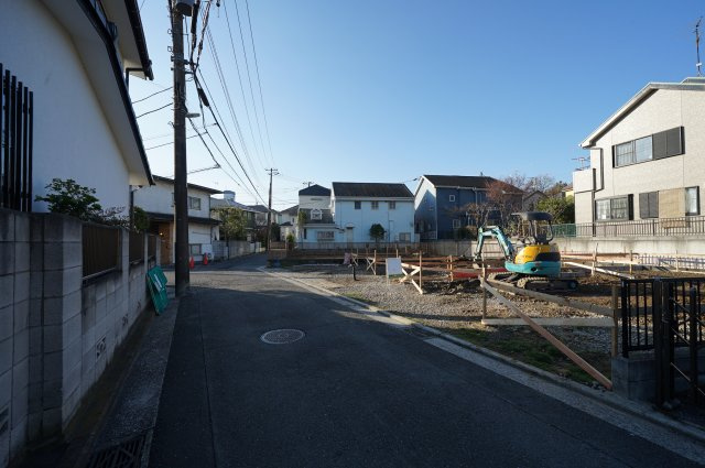 保土ヶ谷区狩場町　全３棟新築戸建て【成約】の前面道路含む現地写真
