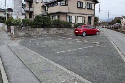 【駐車場】 | UNIT・8B