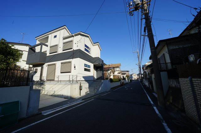 保土ヶ谷区上菅田町 新築戸建て【成約】の前面道路含む現地写真