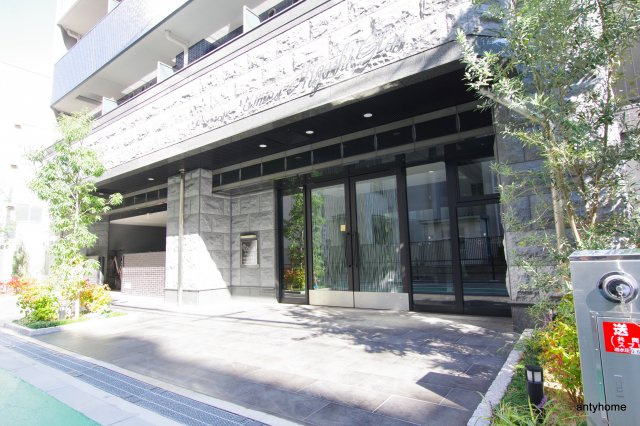 プレサンス梅田東グラッド　仲介手数料無料のエントランス