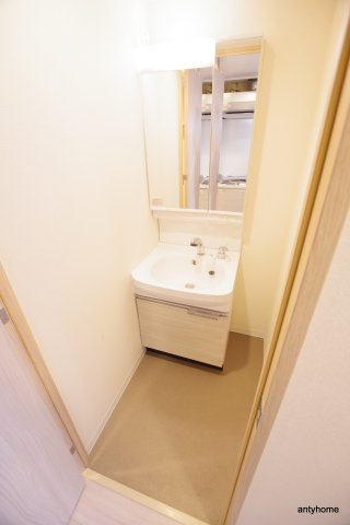 プレサンス梅田東グラッド　仲介手数料無料の洗面所
