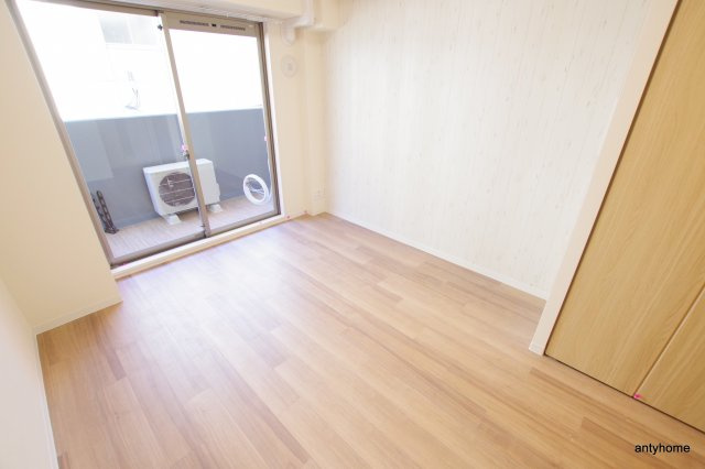 プレサンス梅田東グラッド　仲介手数料無料の居間・リビング