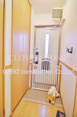 コンフォート東越谷の玄関