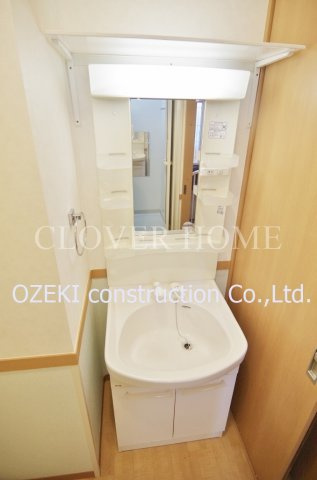 コンフォート東越谷の独立洗面台