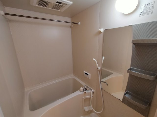 リビングタウンかじま台Aの浴室