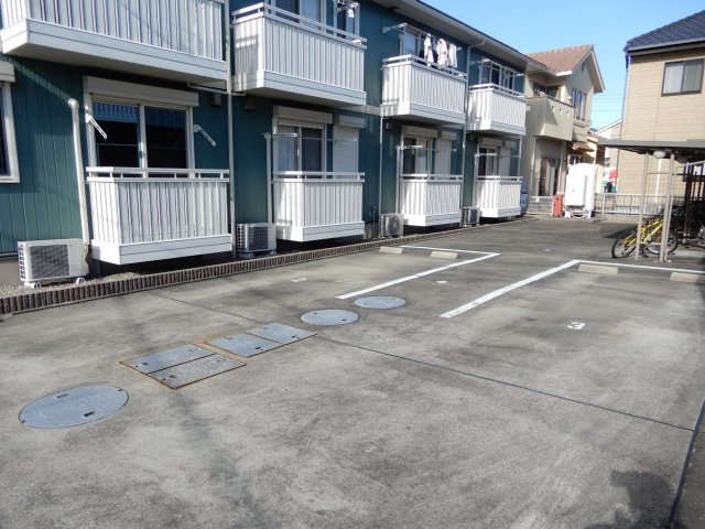 リビングタウンかじま台Aの駐車場