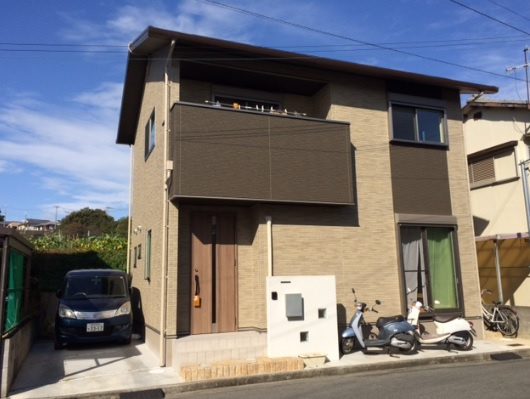 明石市大久保町西脇中古戸建の外観|南向きの明るい物件です。