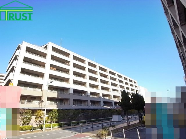 オーズタウン フィールズスクエアⅡ番館の外観