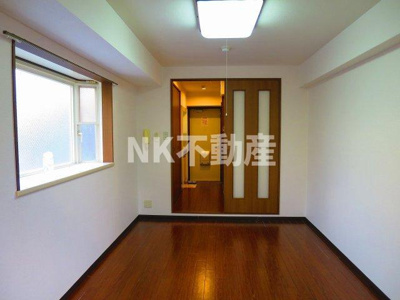 【居間・リビング】 | リップル布施イースト（布施賃貸） | 洋室です