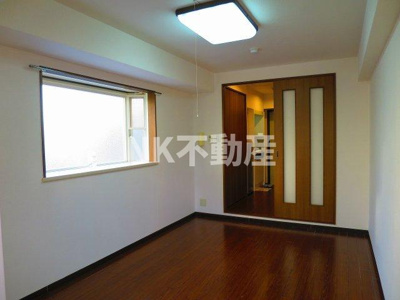 【居間・リビング】 | リップル布施イースト（布施賃貸） | 洋室です