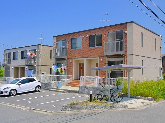 リースランド梅美台Bの外観