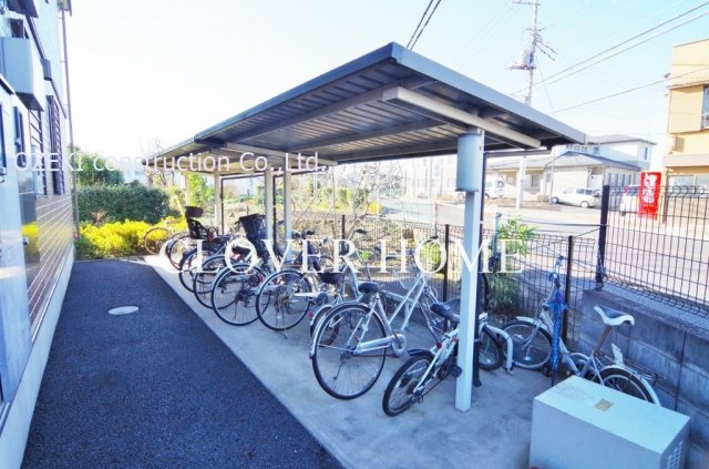 シャルムの駐車場