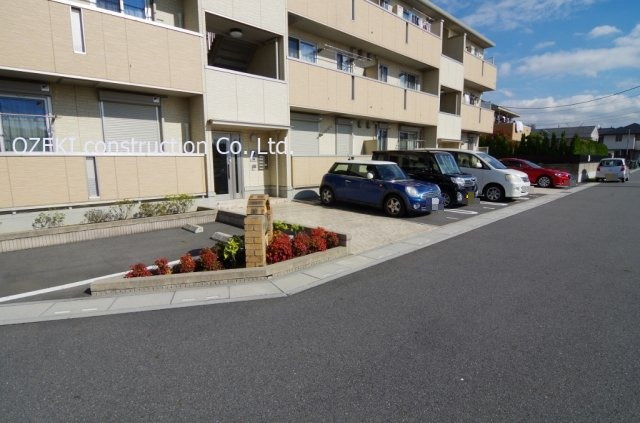 シャルムⅡの駐車場