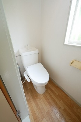 サファイアハイツのトイレ|サファイアハイツ101号室
　