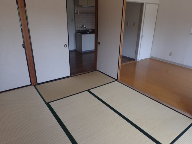 クオリティハイツＡの和室