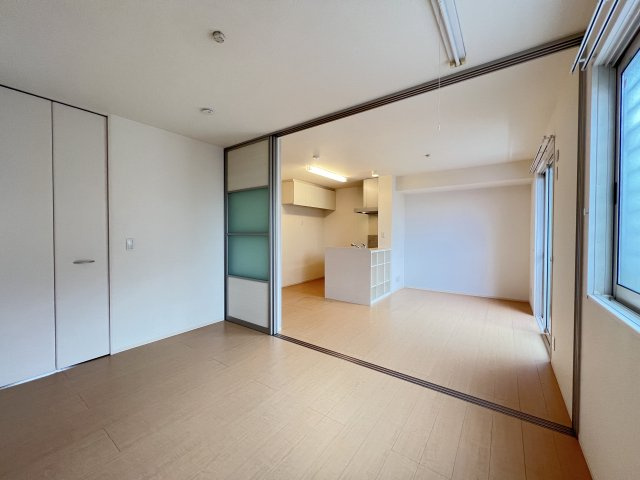 カーミー・呉竹の洋室|リビング横6帖洋室