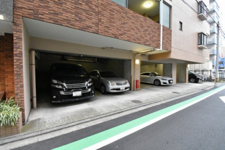 【駐車場】