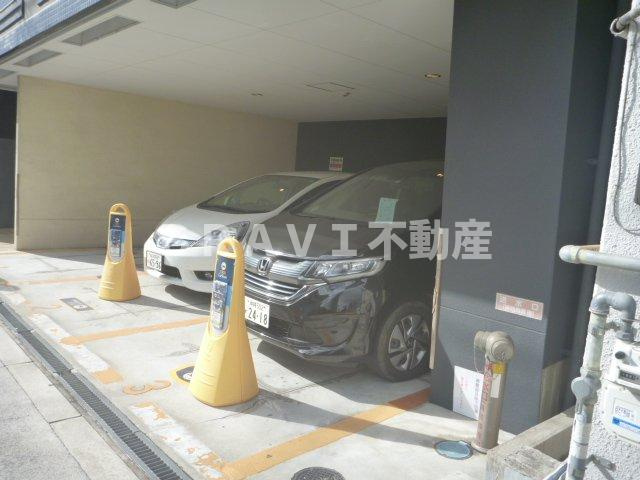 b.shade（ビーシェイド）　BRAVI不動産の駐車場|【b.shade】駐車場があります