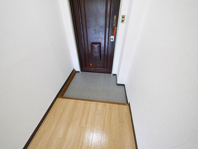 奈良アサカハイツの玄関|シンプルで使いやすい玄関です