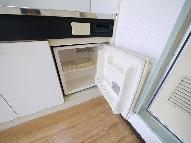 奈良アサカハイツのキッチン|ミニ冷蔵庫
