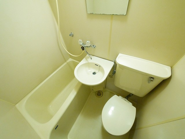 奈良アサカハイツのトイレ|シンプルで使いやすいトイレです