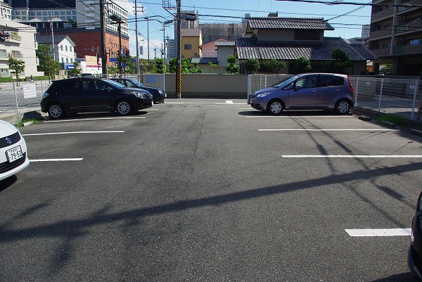 下村モータープール（大宮町）の外観