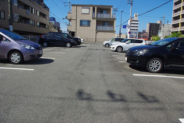 下村モータープール（大宮町）の外観