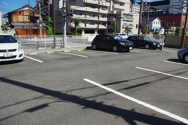 下村モータープール（大宮町）の外観