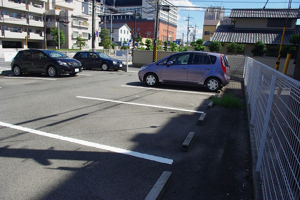 下村モータープール（大宮町）の外観