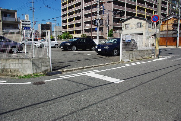 下村モータープール（大宮町）の外観