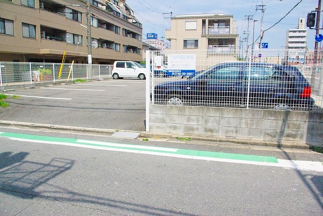 下村モータープール（大宮町）の外観