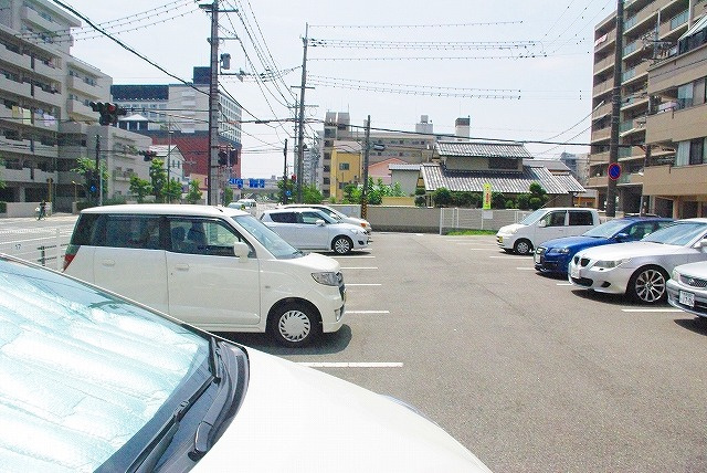下村モータープール（大宮町）の外観
