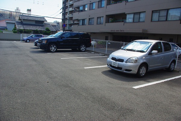 下村モータープール（大宮町）の外観