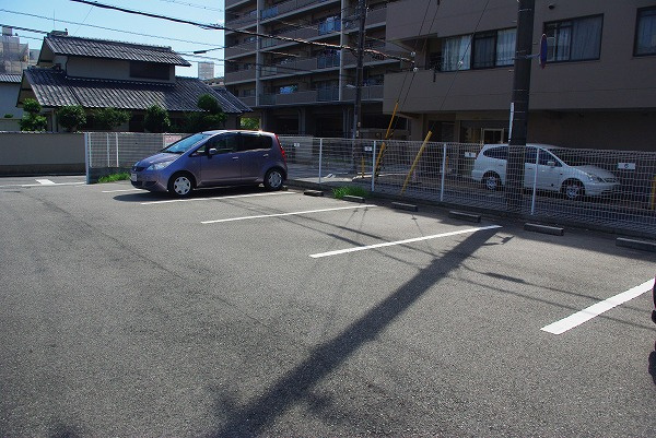 下村モータープール（大宮町）の外観