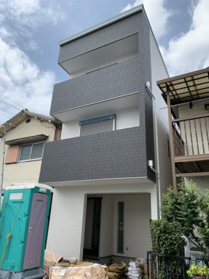 【前面道路含む現地写真】 | 寝屋川市河北中町　新築戸建て | 【現地写真】 まもなく完成です♪