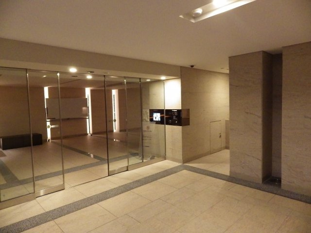 Brillia WELLITH文京千駄木のエントランス