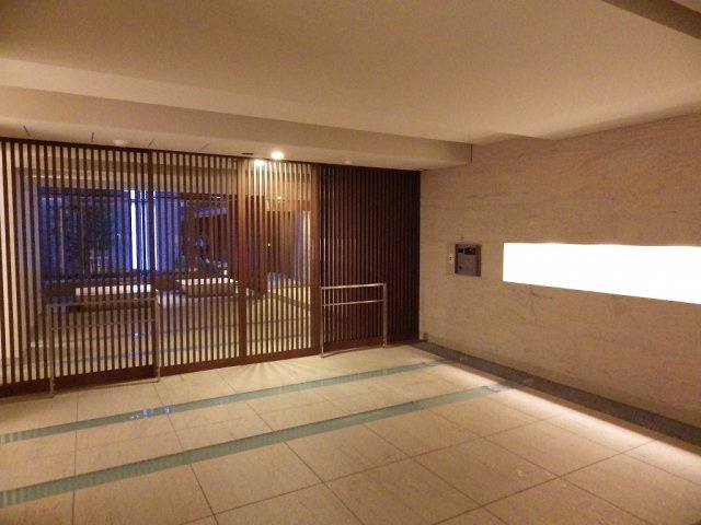 Brillia WELLITH文京千駄木のエントランス
