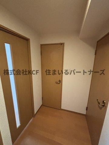 イーズガーデン中央の玄関|明るい玄関です