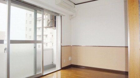 ルーラル七番館の寝室|室内はフローリング