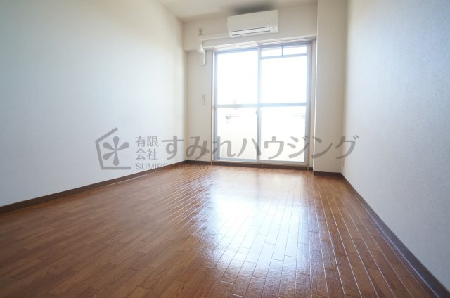 エクロル売布の居間・リビング|参考、同建物・同間取りの号室