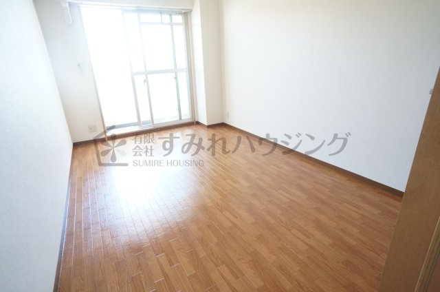 エクロル売布の居間・リビング|参考、同建物・同間取りの号室