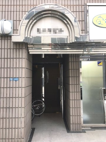 鳥越ミハマビルのエントランス